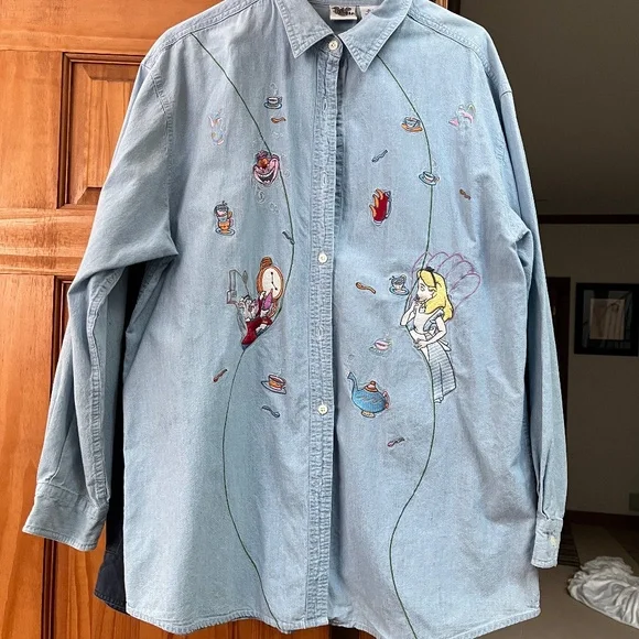 Disney Catalog Alice in Wonderland shirt - Picture 3 of 4